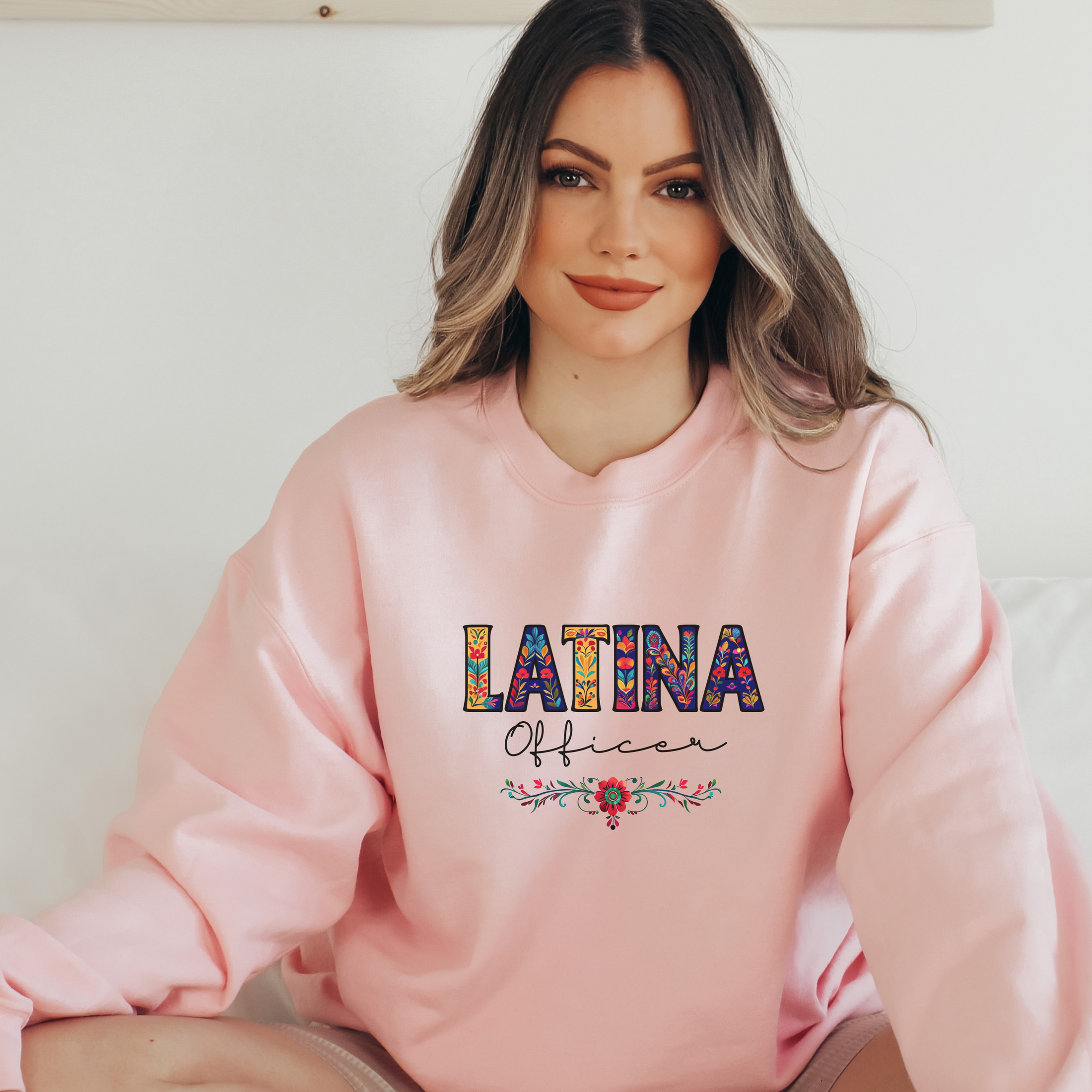 Latina Heavy Blend Crew Neck Sweatshirt